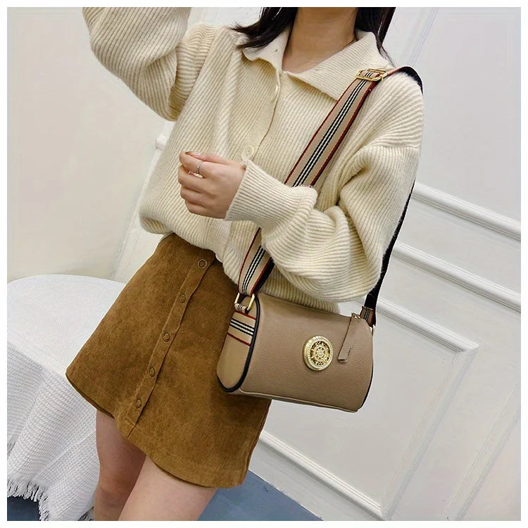 Genuine Leather Crossbody Bags, Ladies' Fashionable Shoulder Bag with Wide Shoulder Strap Metal Sheet Design for Commuting Party