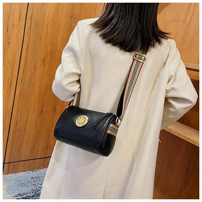 Genuine Leather Crossbody Bags, Ladies' Fashionable Shoulder Bag with Wide Shoulder Strap Metal Sheet Design for Commuting Party