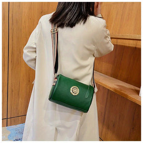 Genuine Leather Crossbody Bags, Ladies' Fashionable Shoulder Bag with Wide Shoulder Strap Metal Sheet Design for Commuting Party