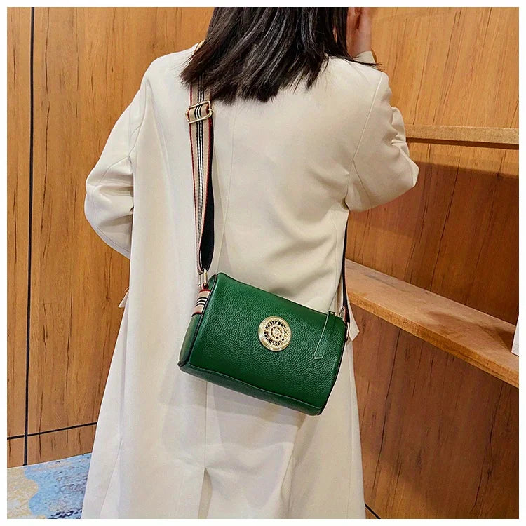 Genuine Leather Crossbody Bags, Ladies' Fashionable Shoulder Bag with Wide Shoulder Strap Metal Sheet Design for Commuting Party