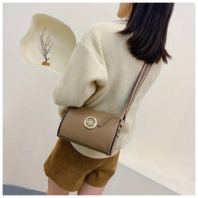 Genuine Leather Crossbody Bags, Ladies' Fashionable Shoulder Bag with Wide Shoulder Strap Metal Sheet Design for Commuting Party